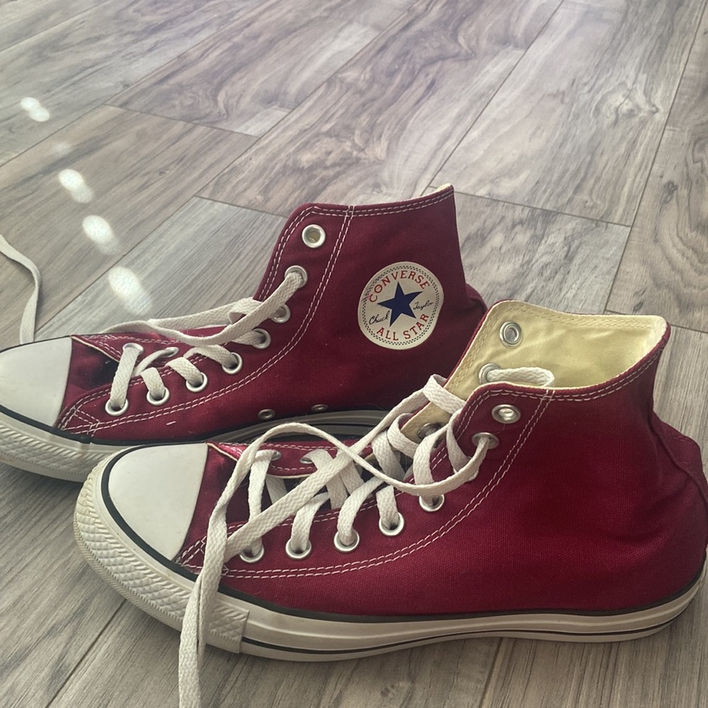 Burgundy high top converse size (mens 7) (womens 9)